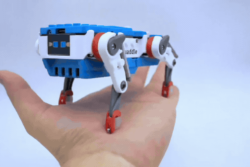 Quaddle | The Cutest Walking AI Robot on Your Desk