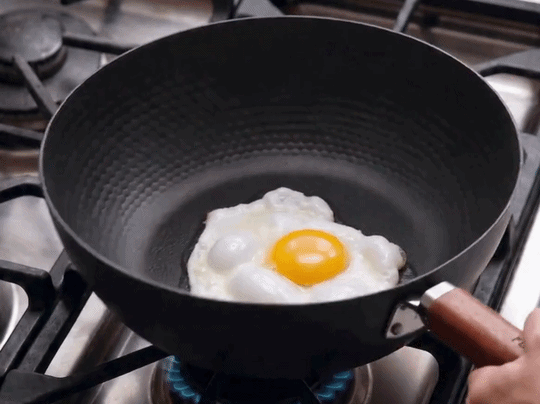 Stainless Carbon Daily Pan: Carbon Steel Reimagined.