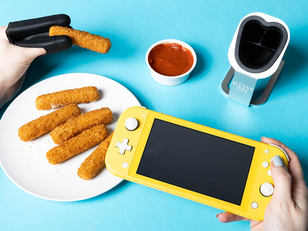 MessyTips: Snack Without Getting Oily Fingers