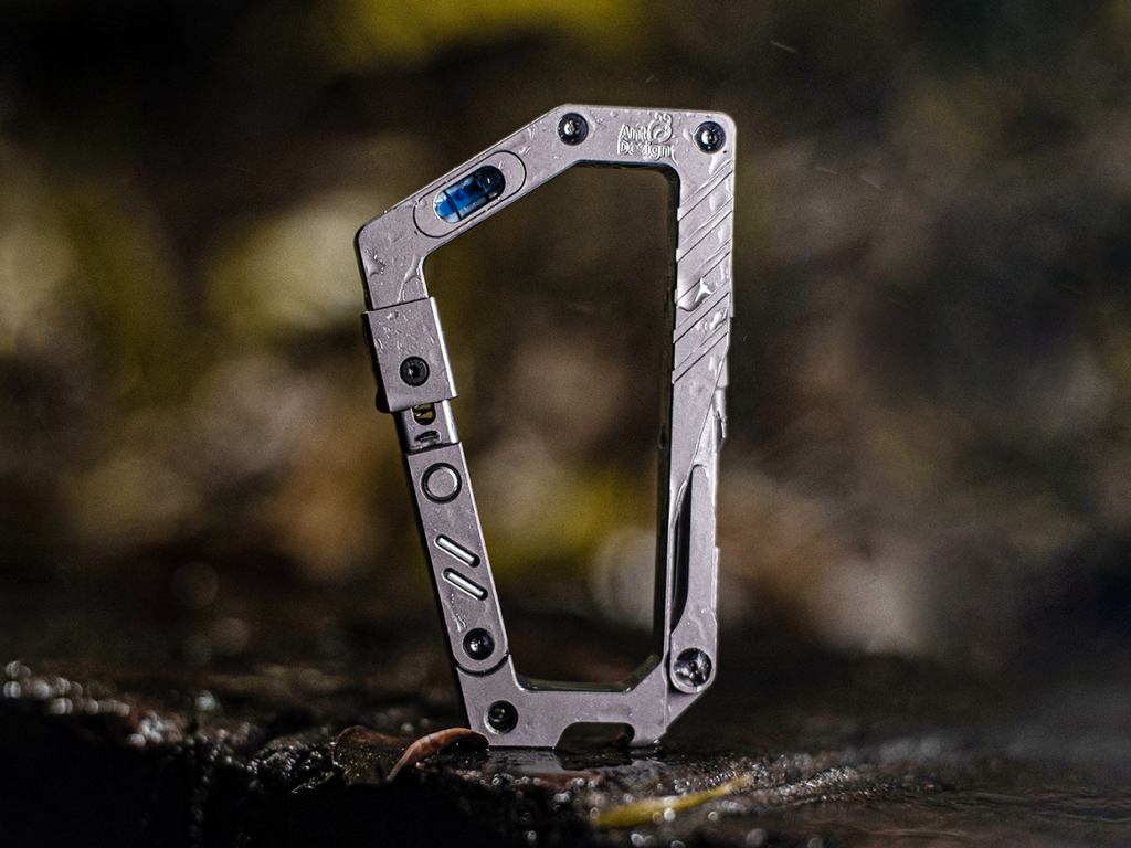 GH Carabiner: Versatile. Titanium. 17-in-1