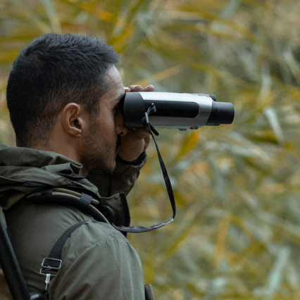 Immersive Close-to-Eye Viewfinder