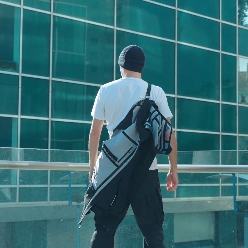 Travel Freedom: Wear it, Hang it, Carry it!